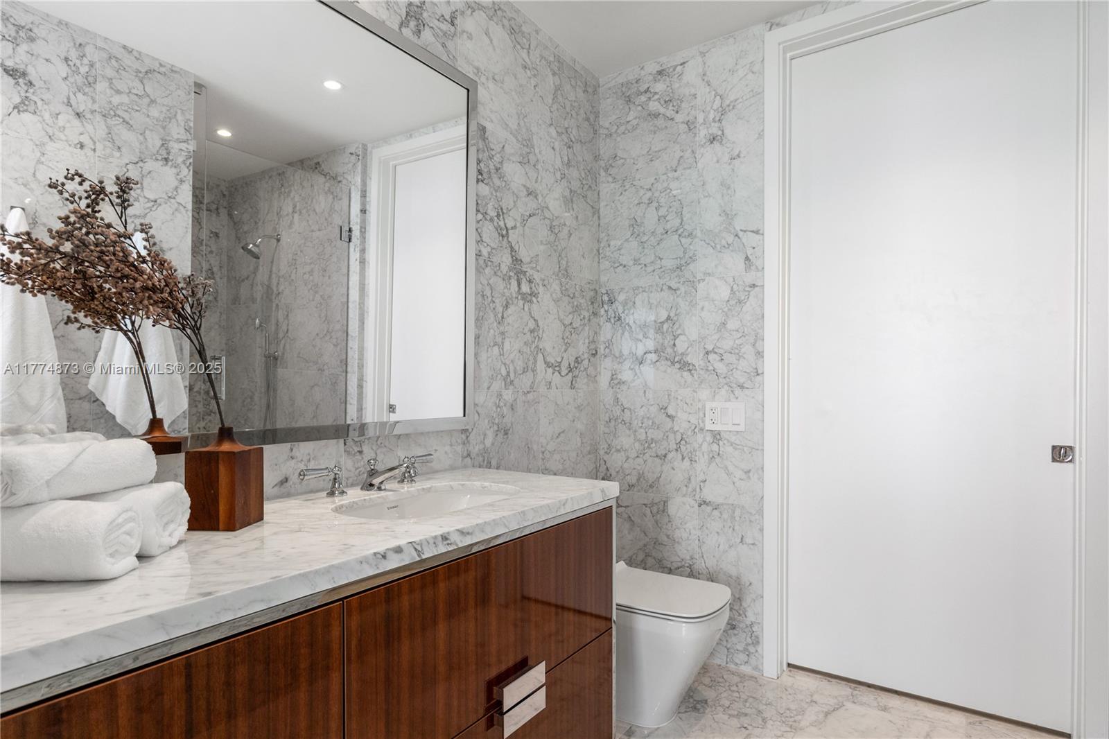 15701 Collins Ave #1004, Sunny Isles Beach FL 33160