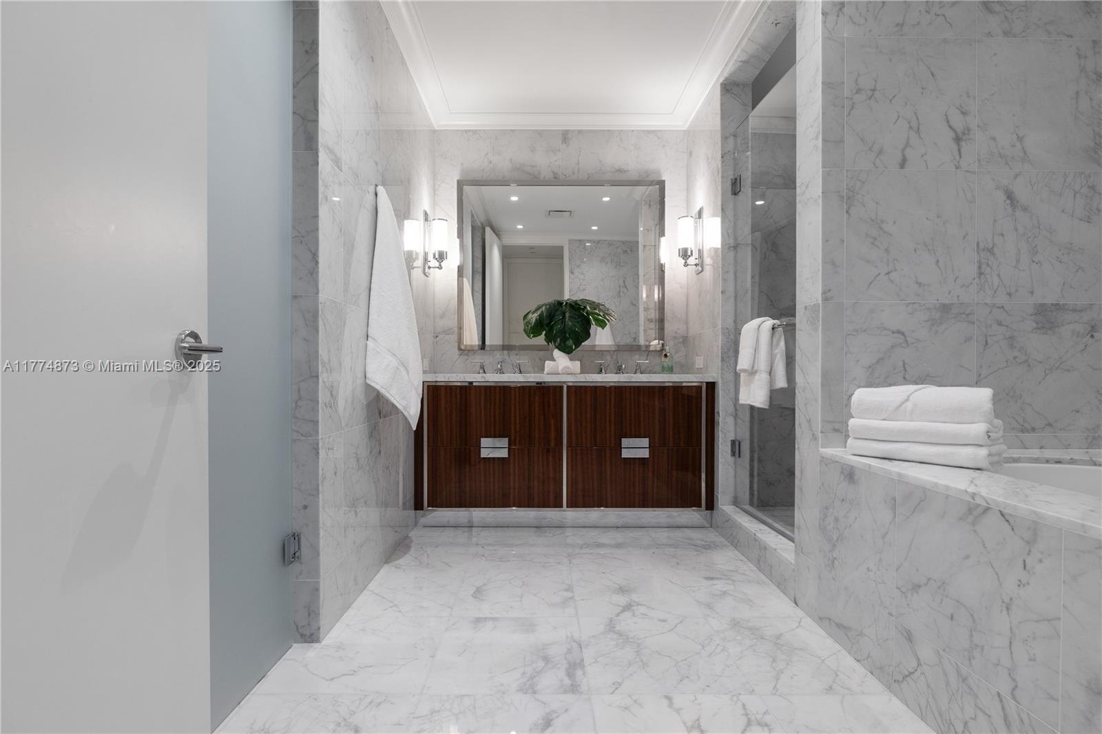 15701 Collins Ave #1004, Sunny Isles Beach FL 33160