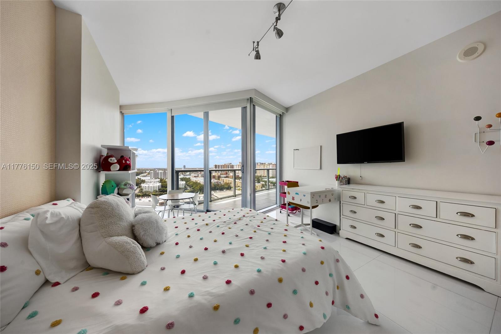 17001 E Collins Ave #1805, Sunny Isles Beach FL 33160