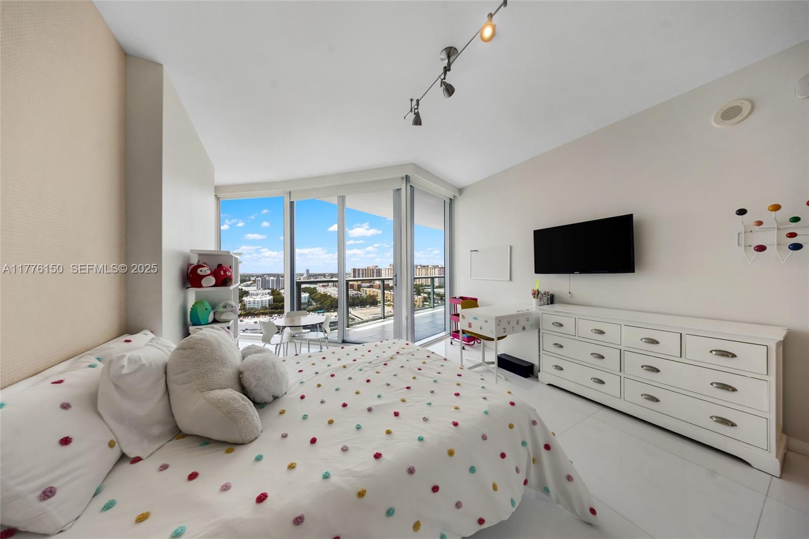 17001 E Collins Ave #1805, Sunny Isles Beach FL 33160