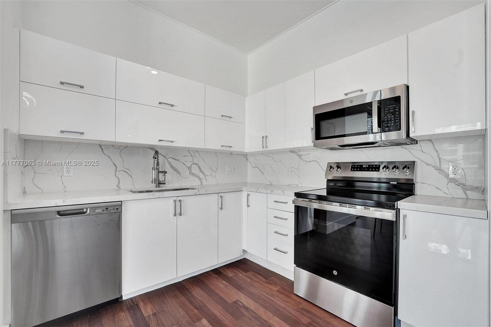 234 NE 3rd St #2202, Miami FL 33132