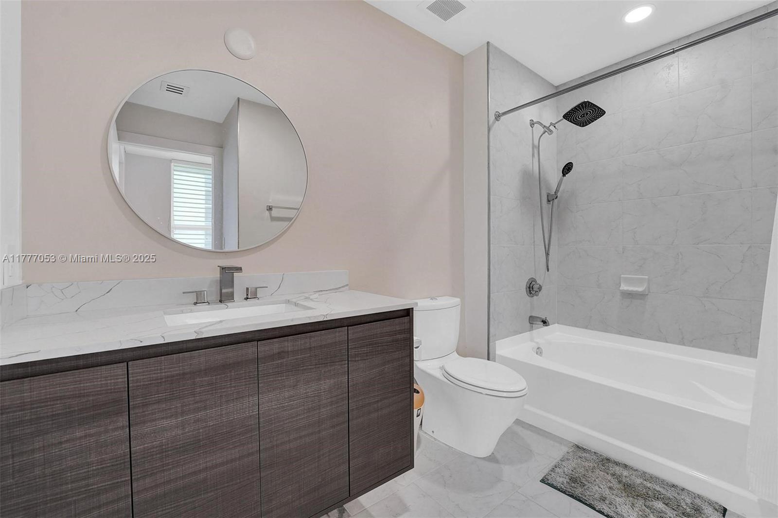 234 NE 3rd St #2202, Miami FL 33132