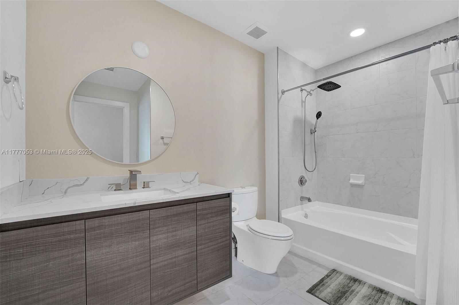 234 NE 3rd St #2202, Miami FL 33132