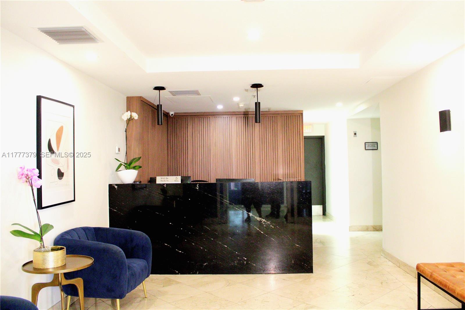170 SE 14th St #2705, Miami FL 33131
