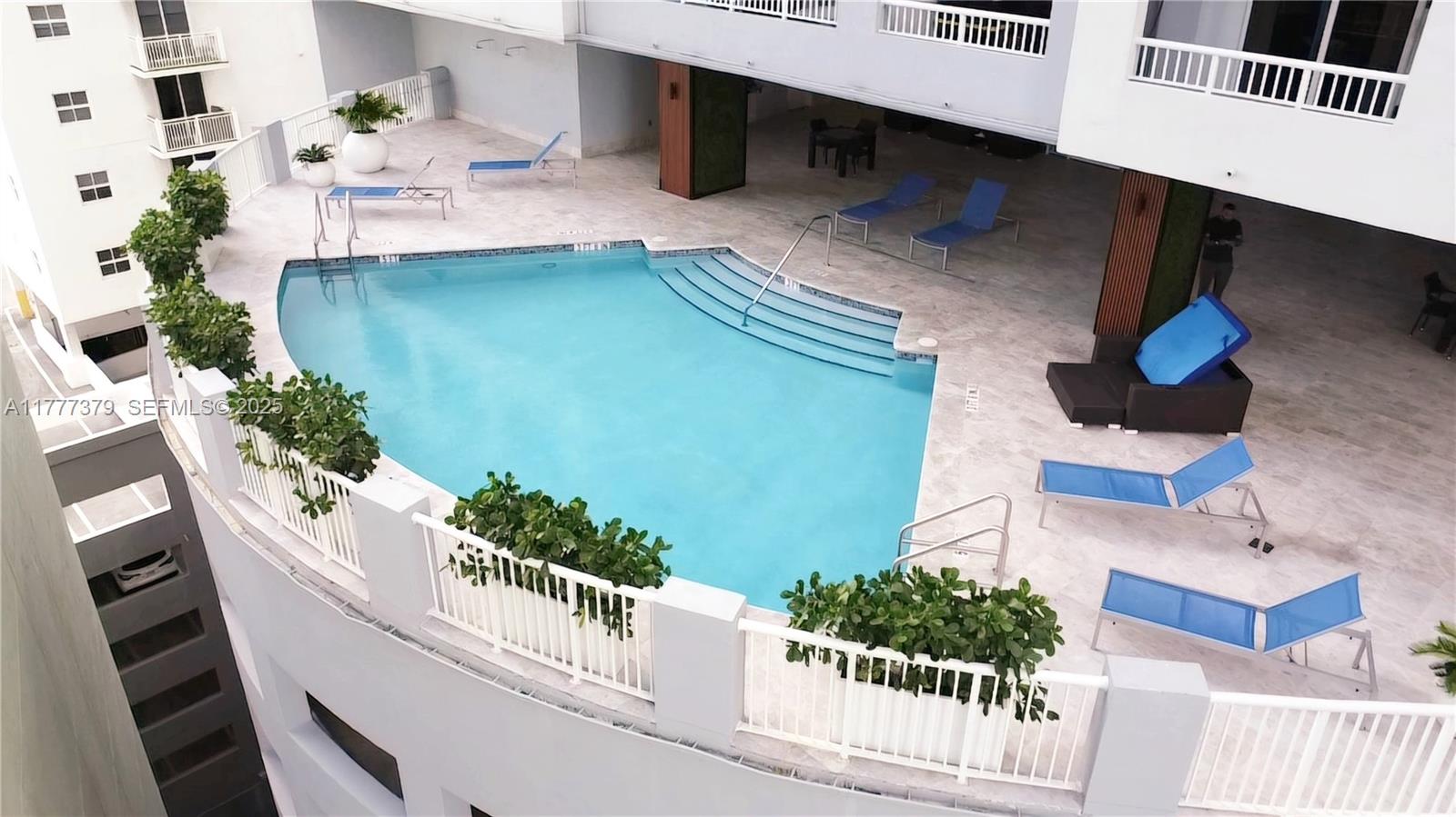 170 SE 14th St #2705, Miami FL 33131