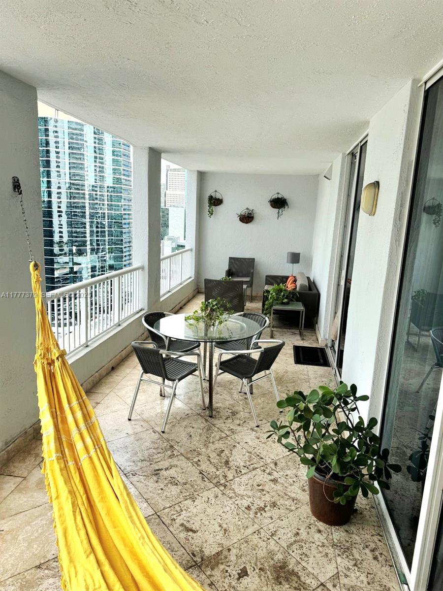 170 SE 14th St #2705, Miami FL 33131