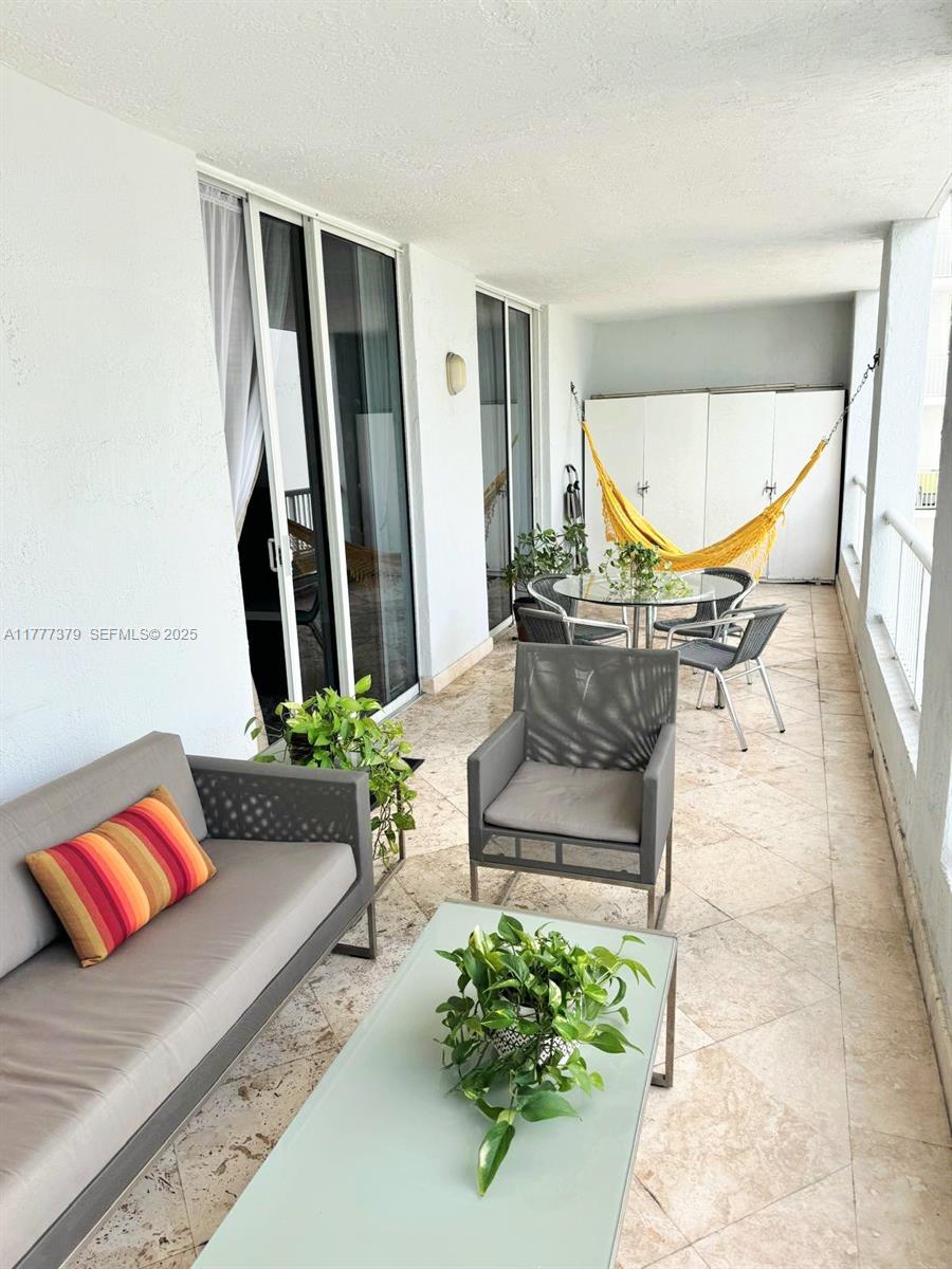 170 SE 14th St #2705, Miami FL 33131