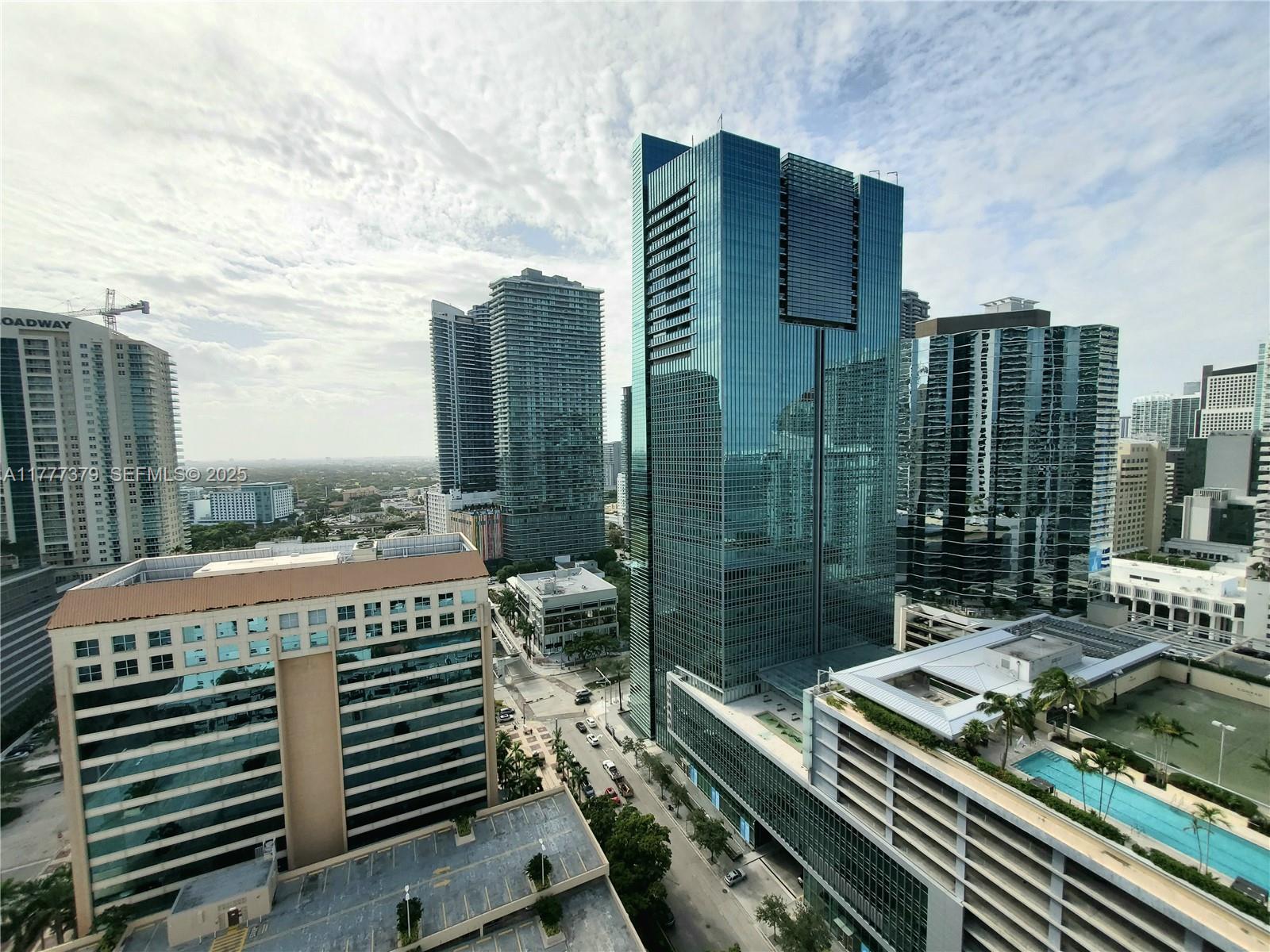 170 SE 14th St #2705, Miami FL 33131