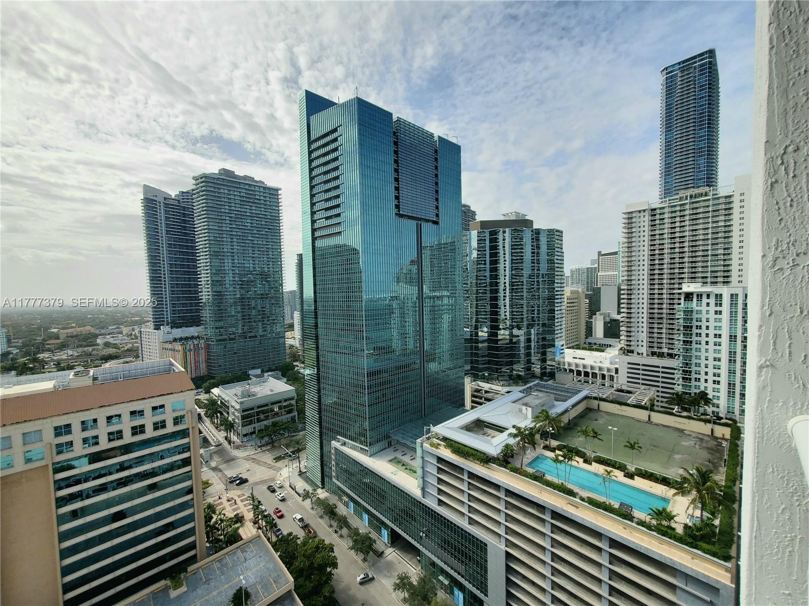 170 SE 14th St #2705, Miami FL 33131