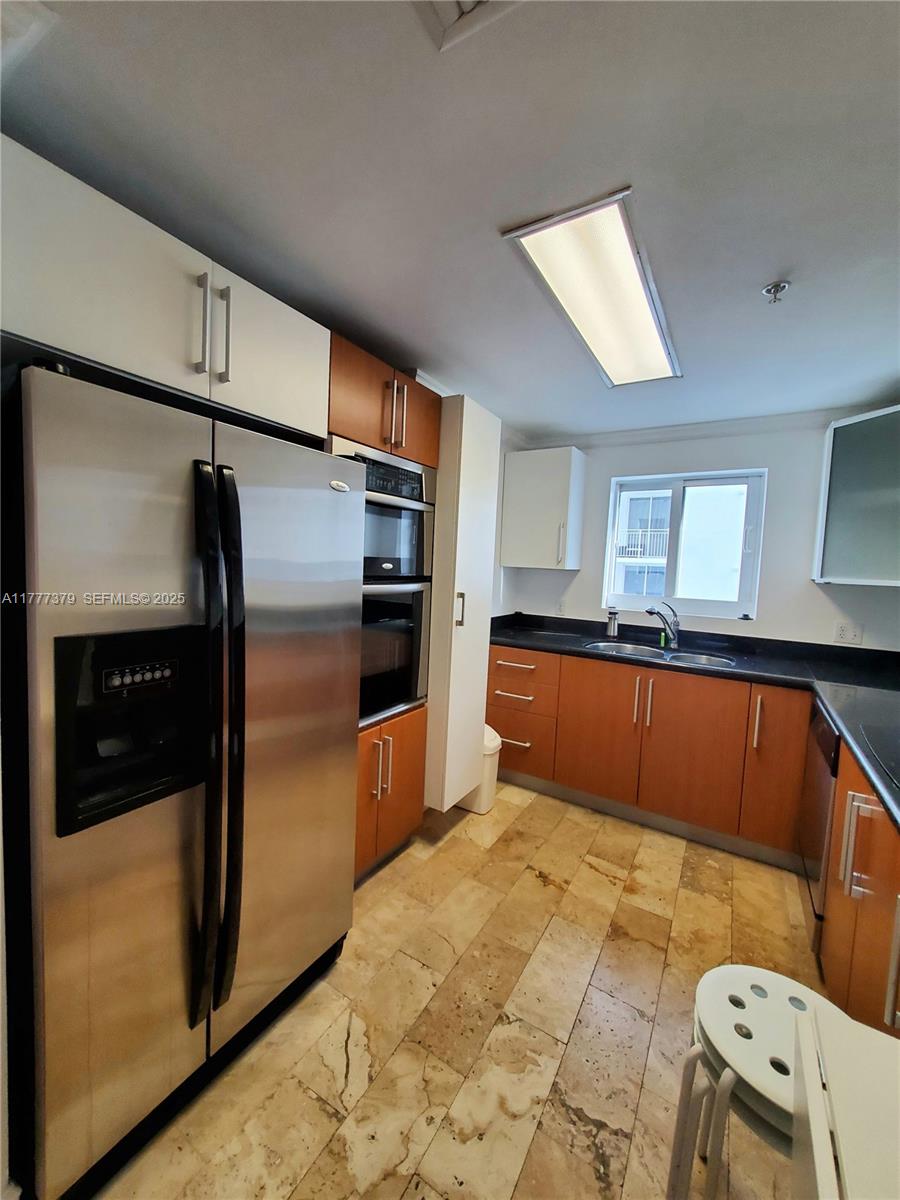 170 SE 14th St #2705, Miami FL 33131