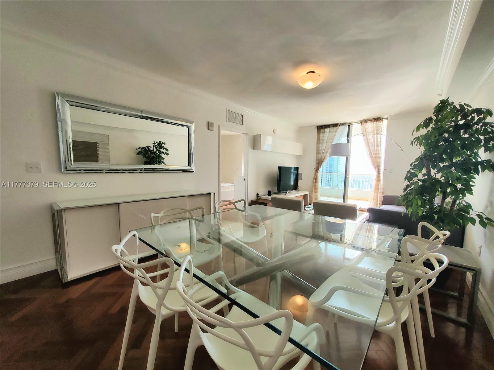170 SE 14th St #2705, Miami FL 33131