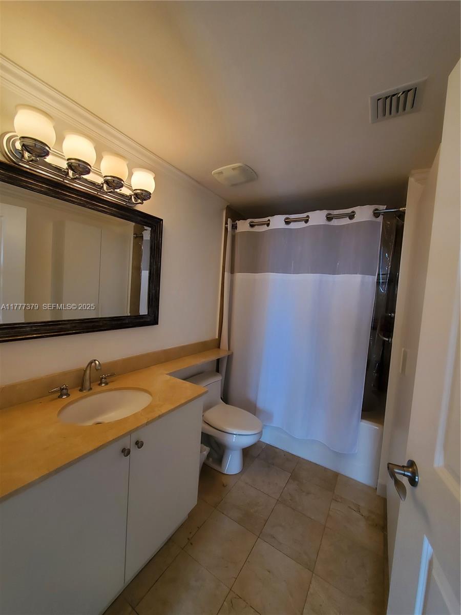 170 SE 14th St #2705, Miami FL 33131