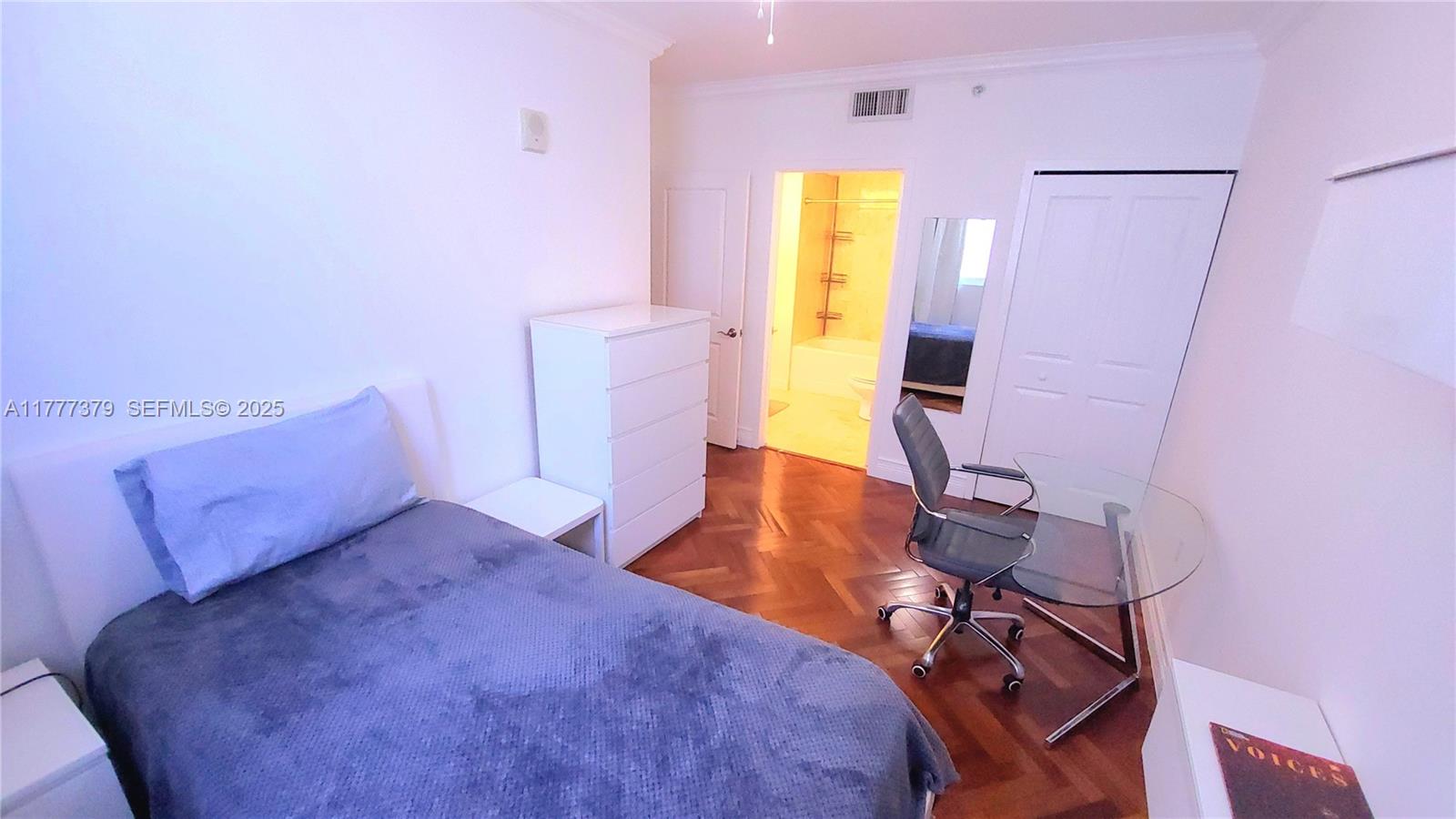 170 SE 14th St #2705, Miami FL 33131