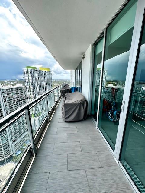 92 SW 3rd St #4104, Miami FL 33130