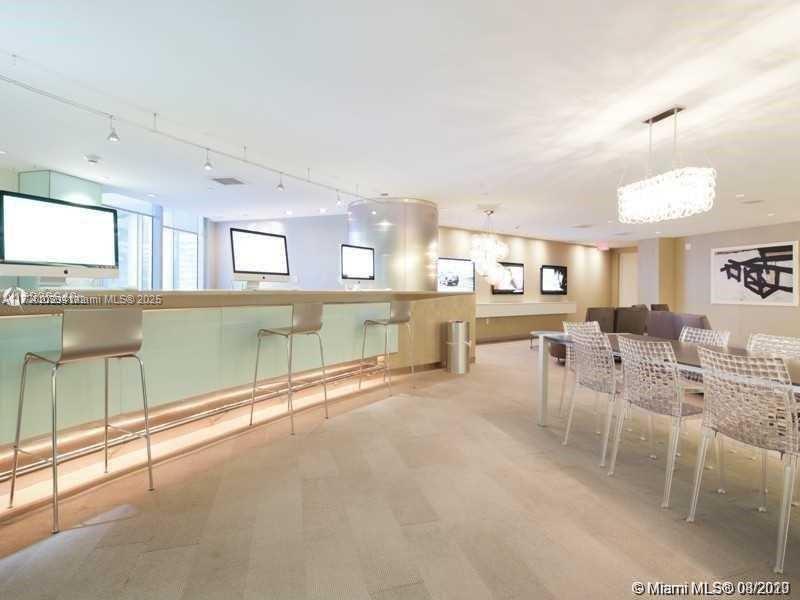 92 SW 3rd St #4104, Miami FL 33130