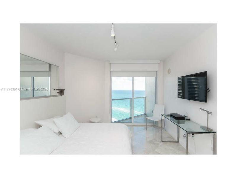 16699 Collins Ave #2406, Sunny Isles Beach FL 33160