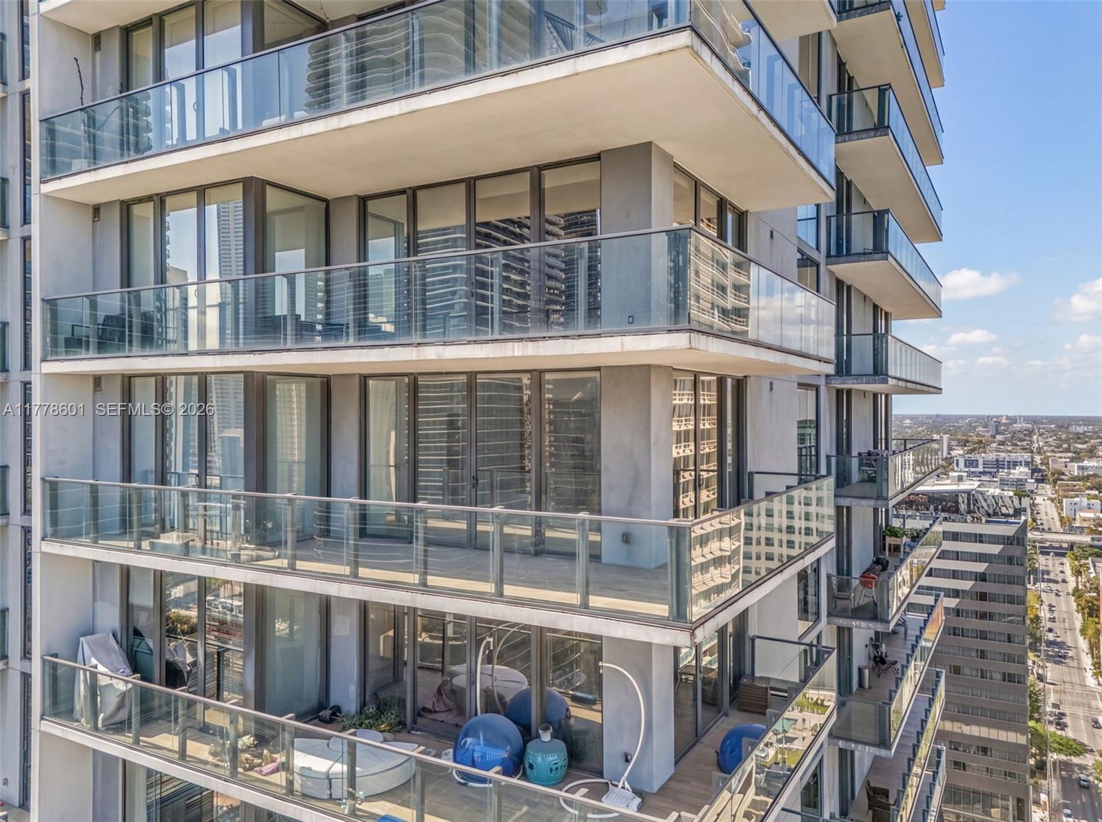88 SW 7th Street #2411, Miami FL 33130