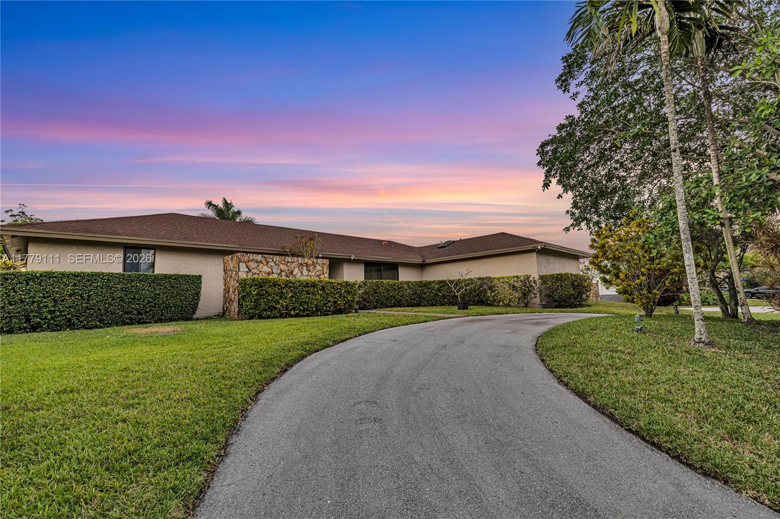 7801 SW 170th St, Palmetto Bay FL 33157