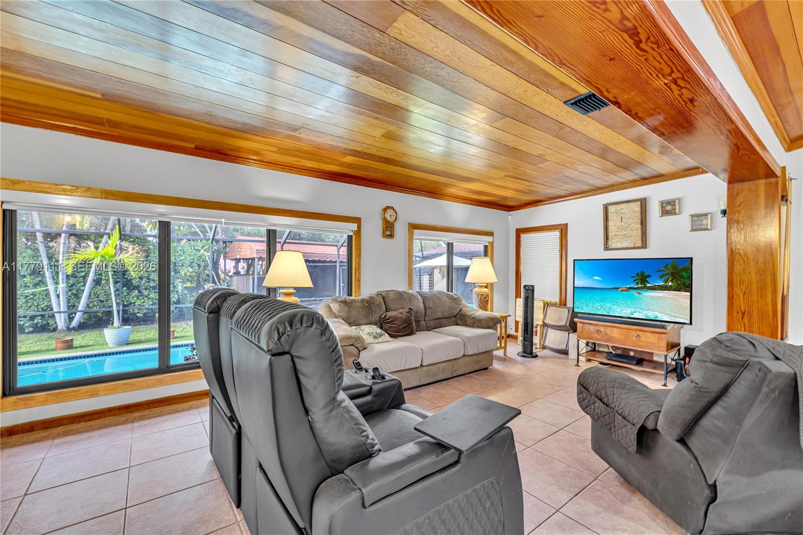 7801 SW 170th St, Palmetto Bay FL 33157