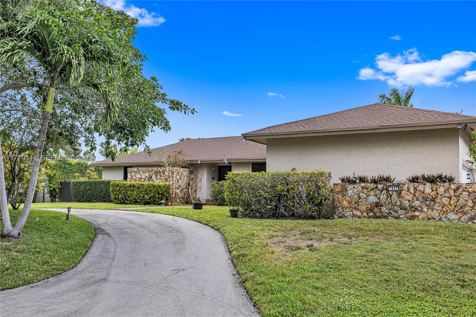 7801 SW 170th St, Palmetto Bay FL 33157