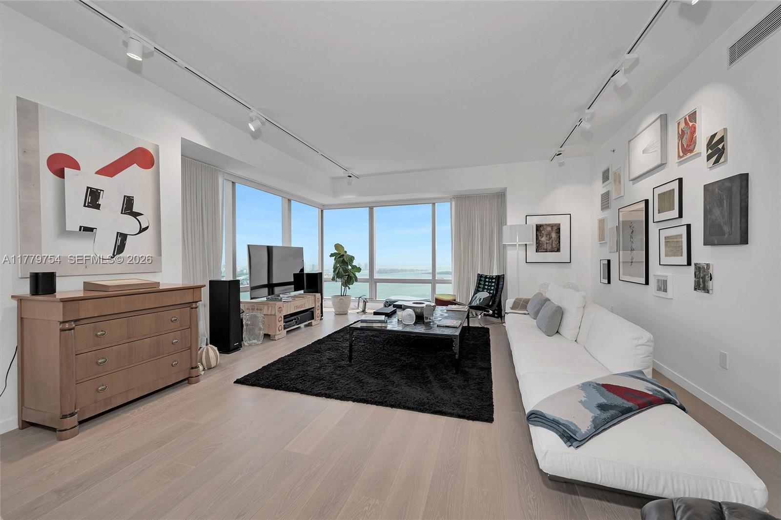 1425 Brickell Ave #61E, Miami FL 33131
