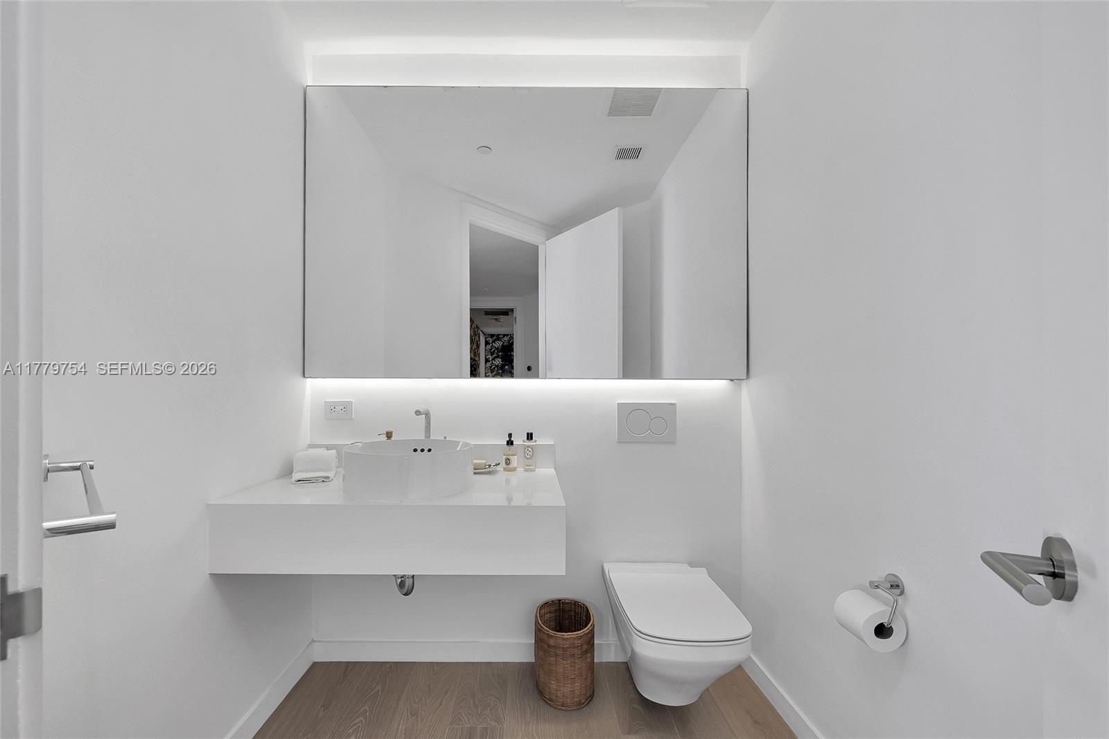 1425 Brickell Ave #61E, Miami FL 33131