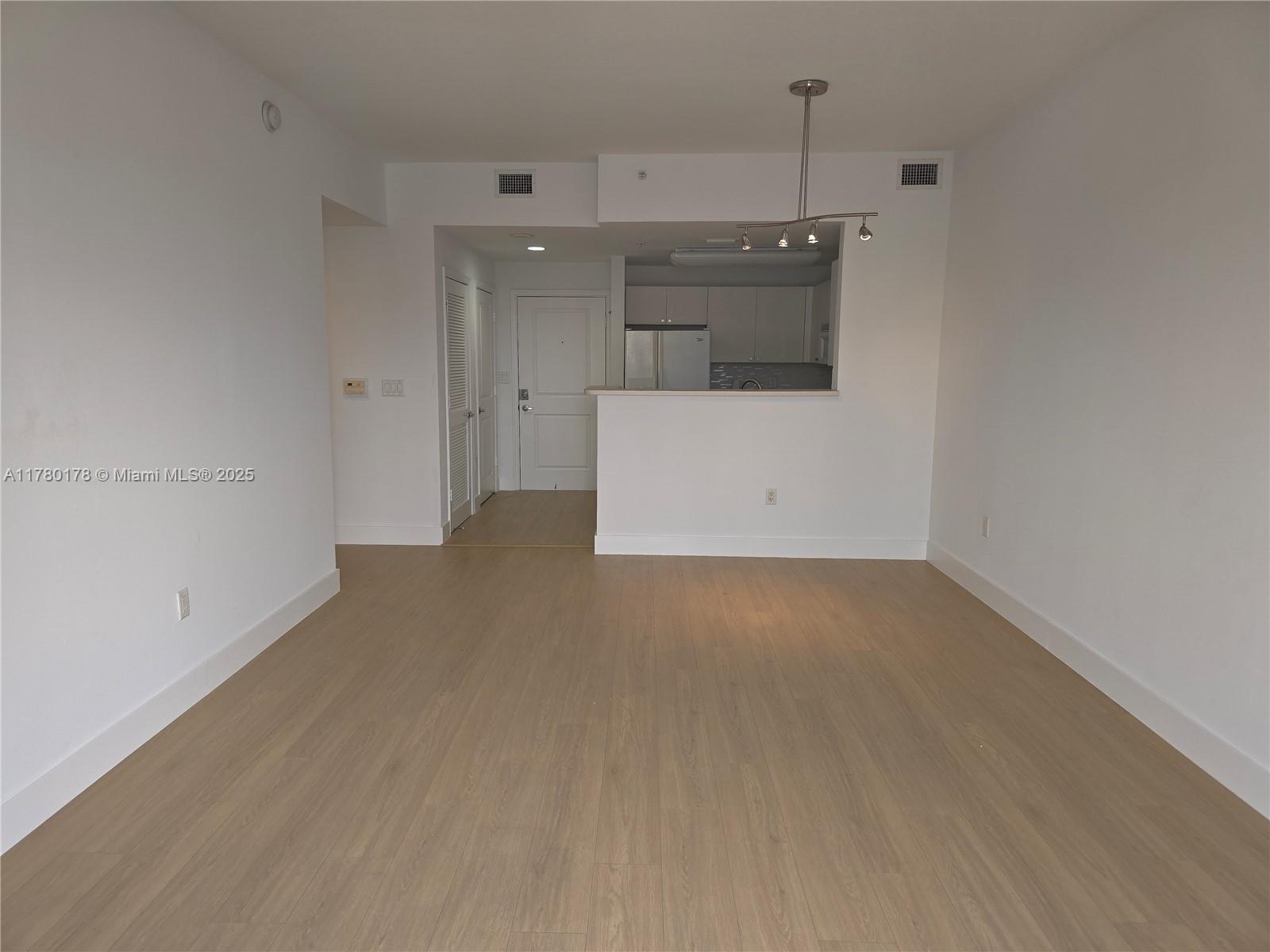 10 Aragon Ave #819, Coral Gables FL 33134