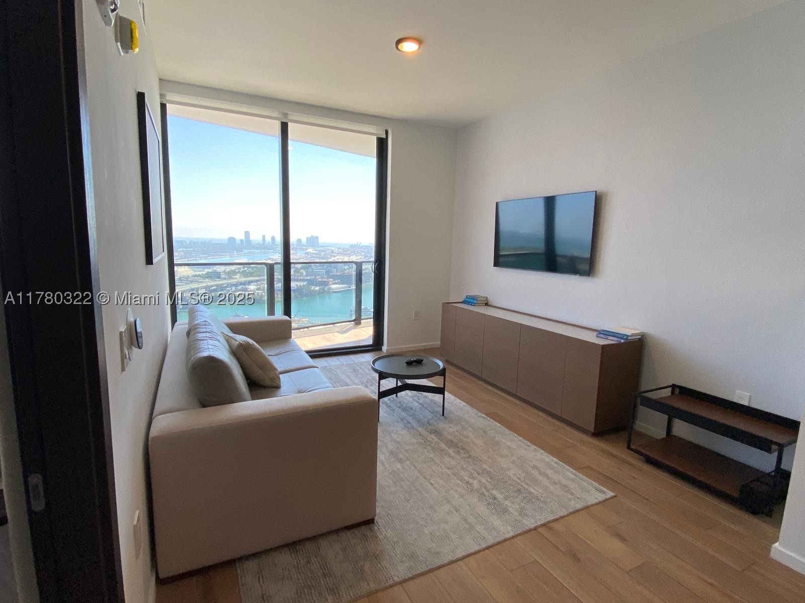 398 NE 5th St #2910, Miami FL 33132