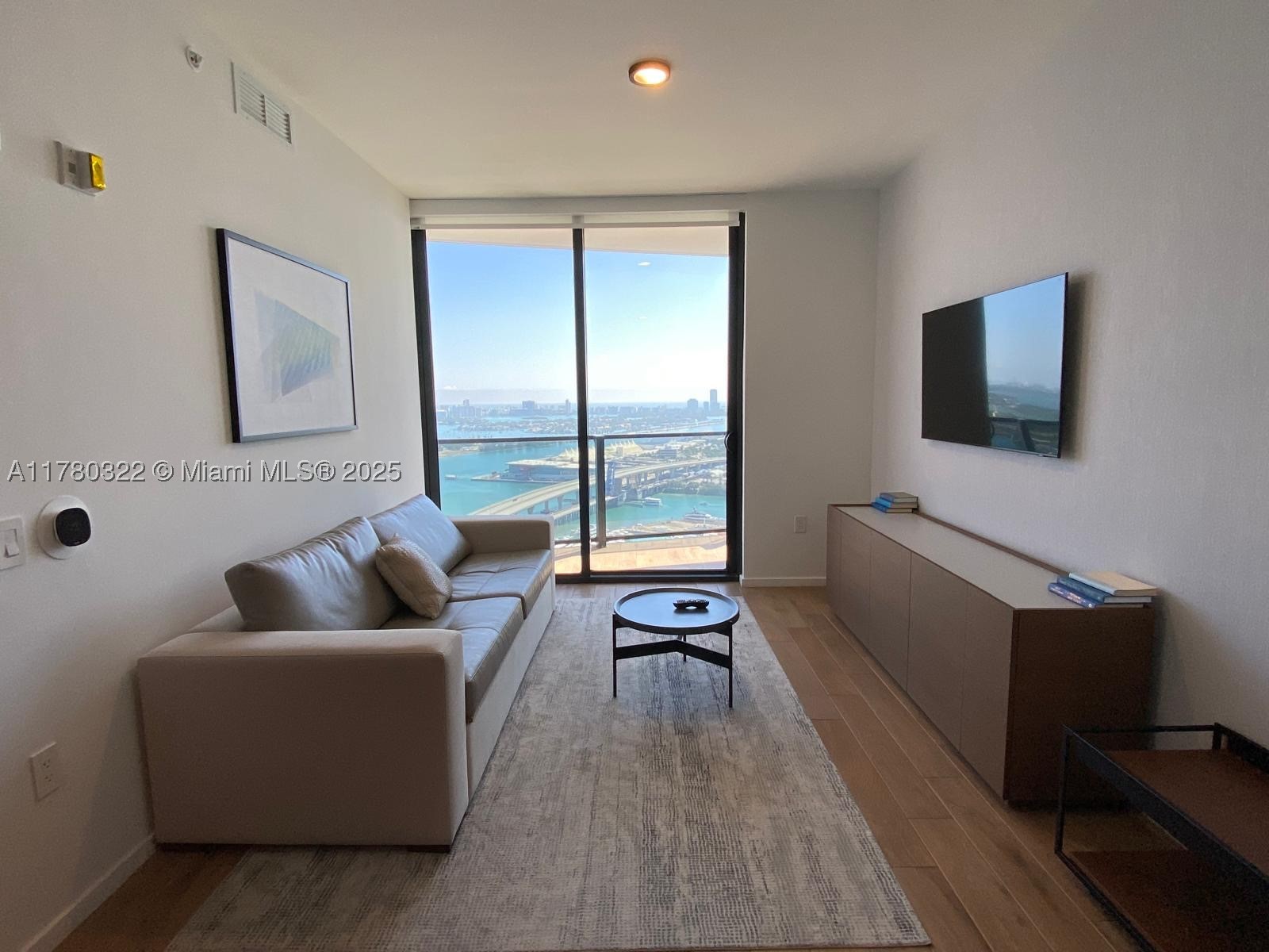 398 NE 5th St #2910, Miami FL 33132