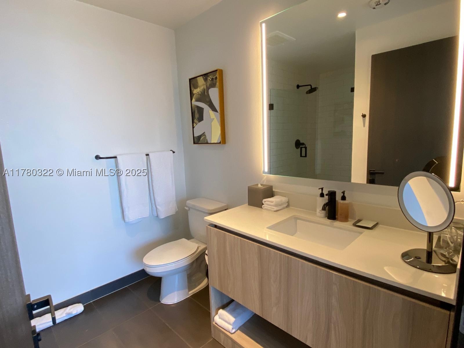 398 NE 5th St #2910, Miami FL 33132