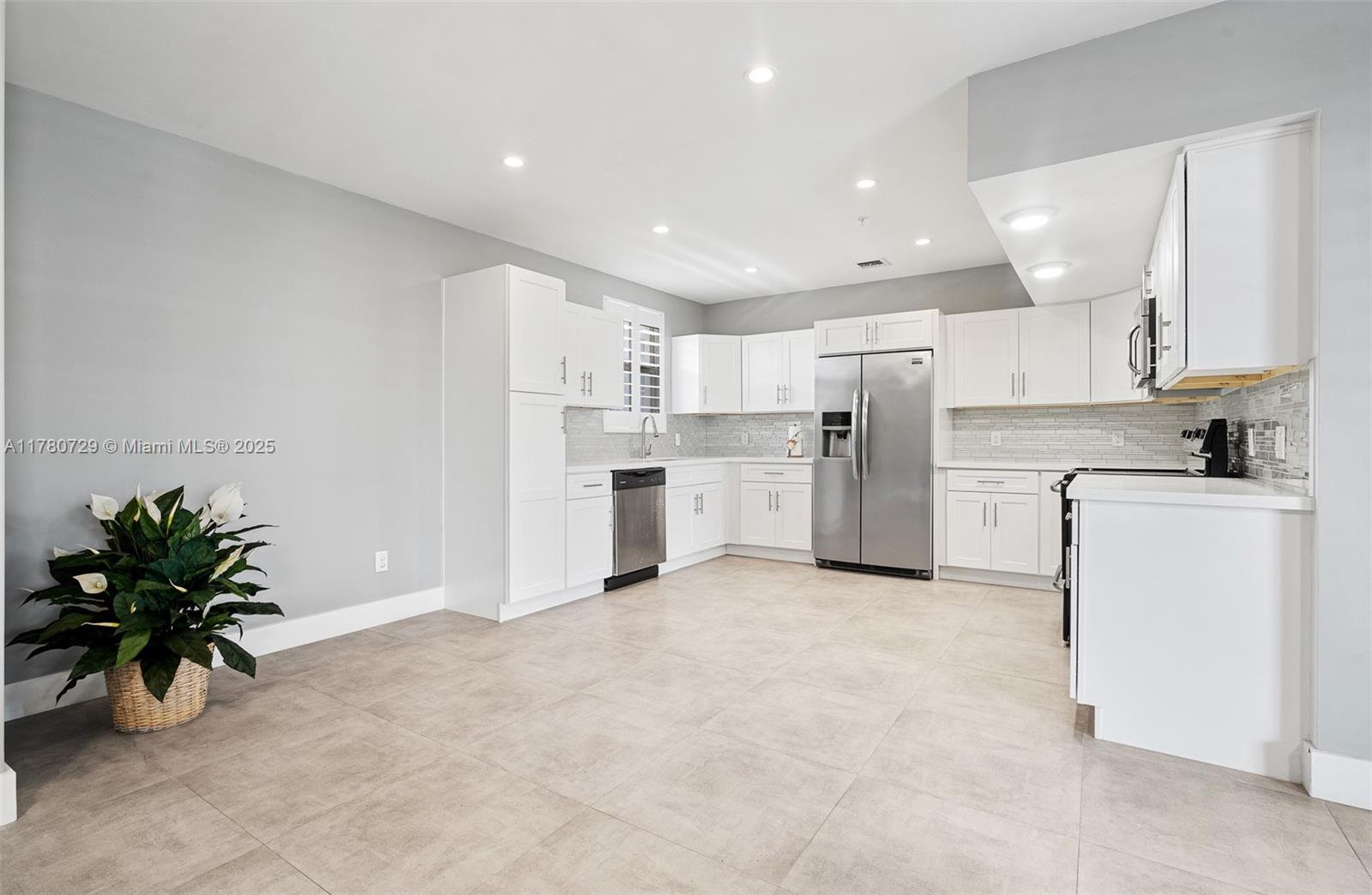 555 E Dania Beach Blvd #4, Dania Beach FL 33004