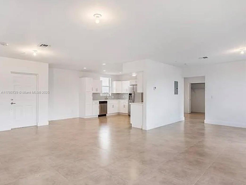555 E Dania Beach Blvd #4, Dania Beach FL 33004