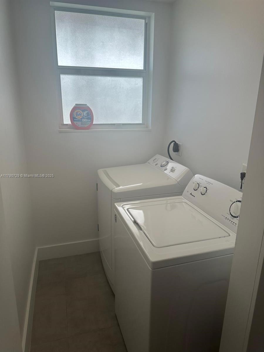 555 E Dania Beach Blvd #4, Dania Beach FL 33004