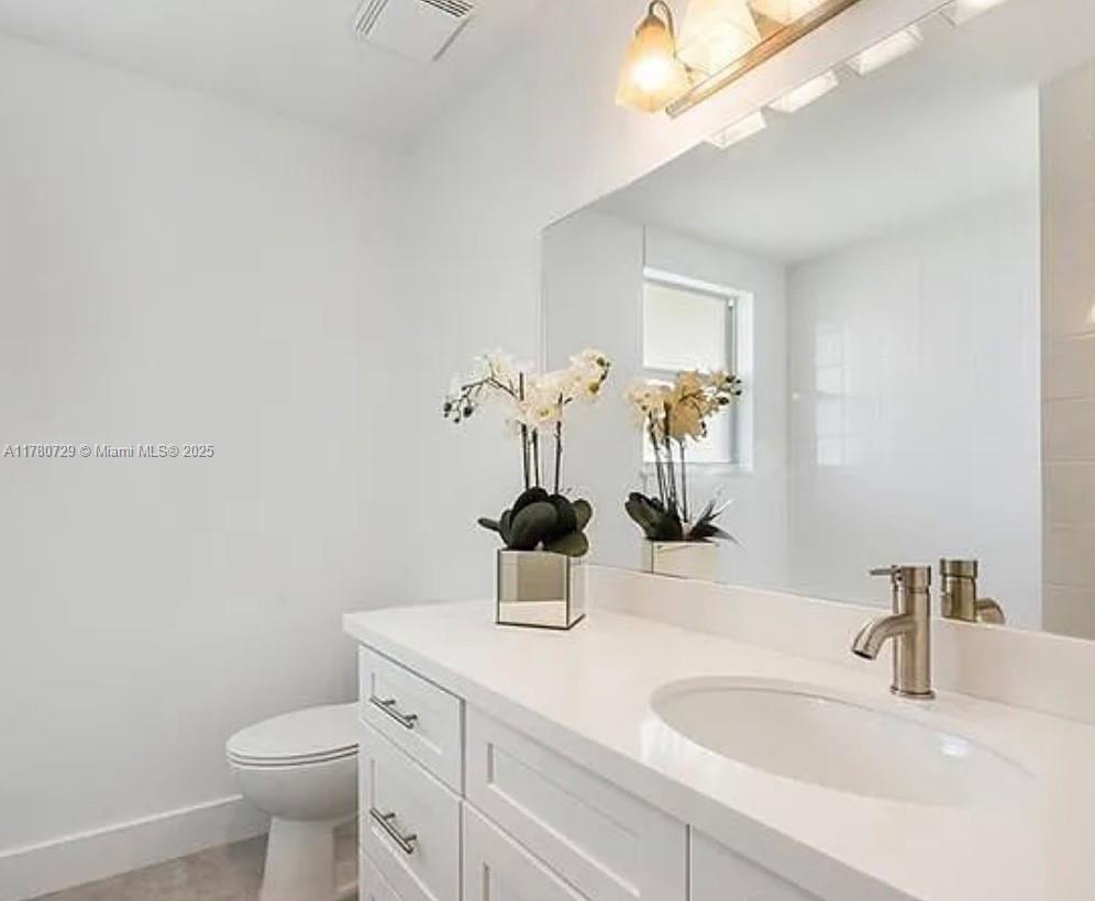 555 E Dania Beach Blvd #4, Dania Beach FL 33004