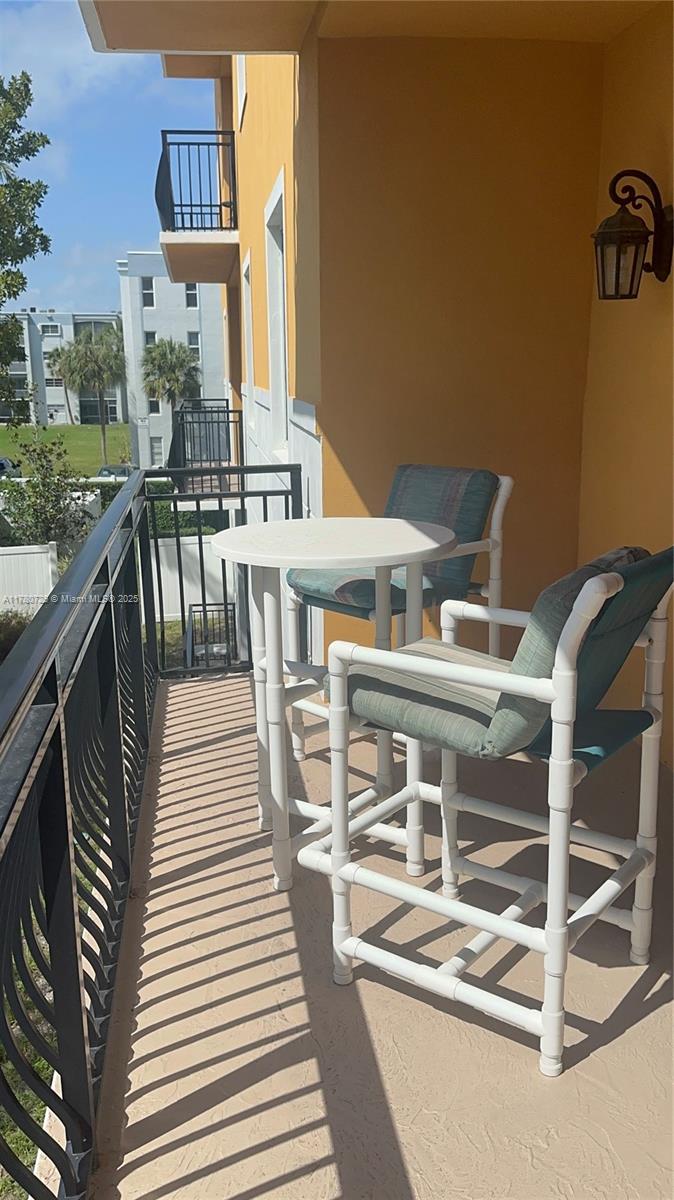 555 E Dania Beach Blvd #4, Dania Beach FL 33004