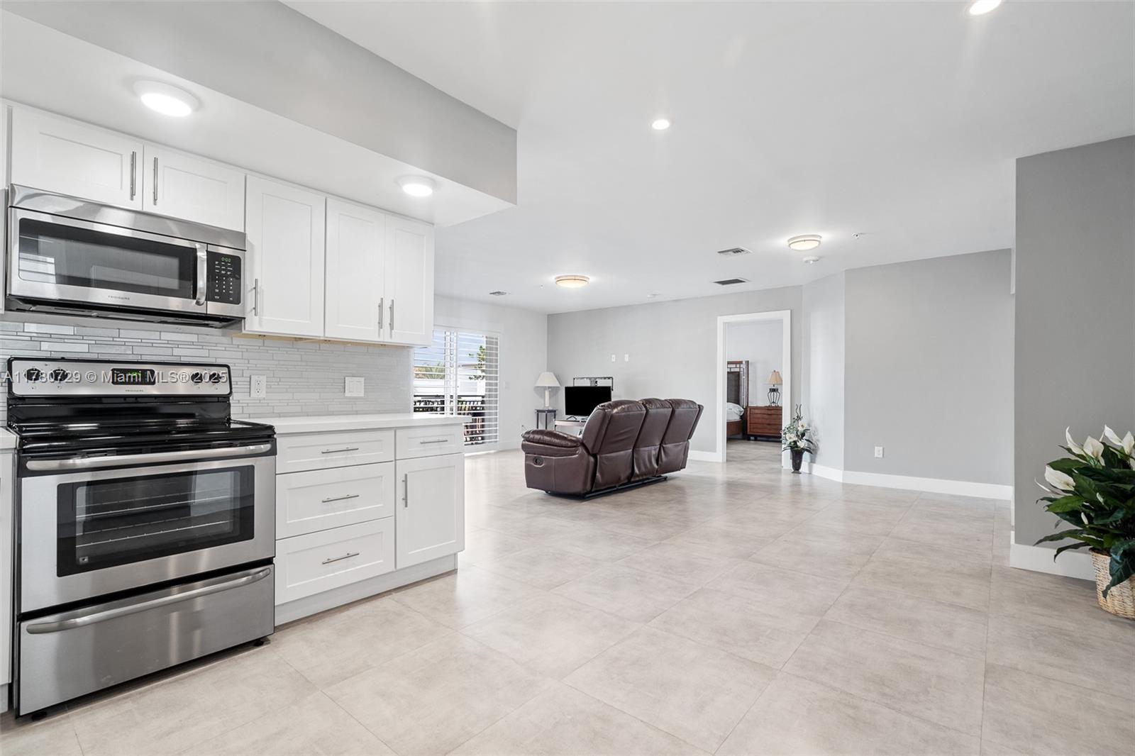555 E Dania Beach Blvd #4, Dania Beach FL 33004