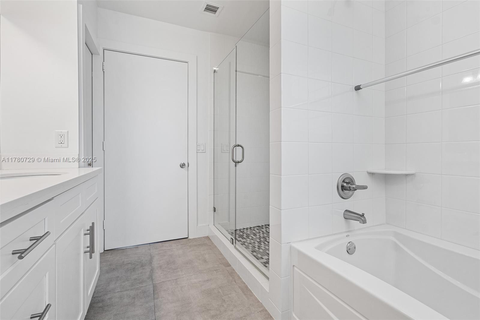 555 E Dania Beach Blvd #4, Dania Beach FL 33004