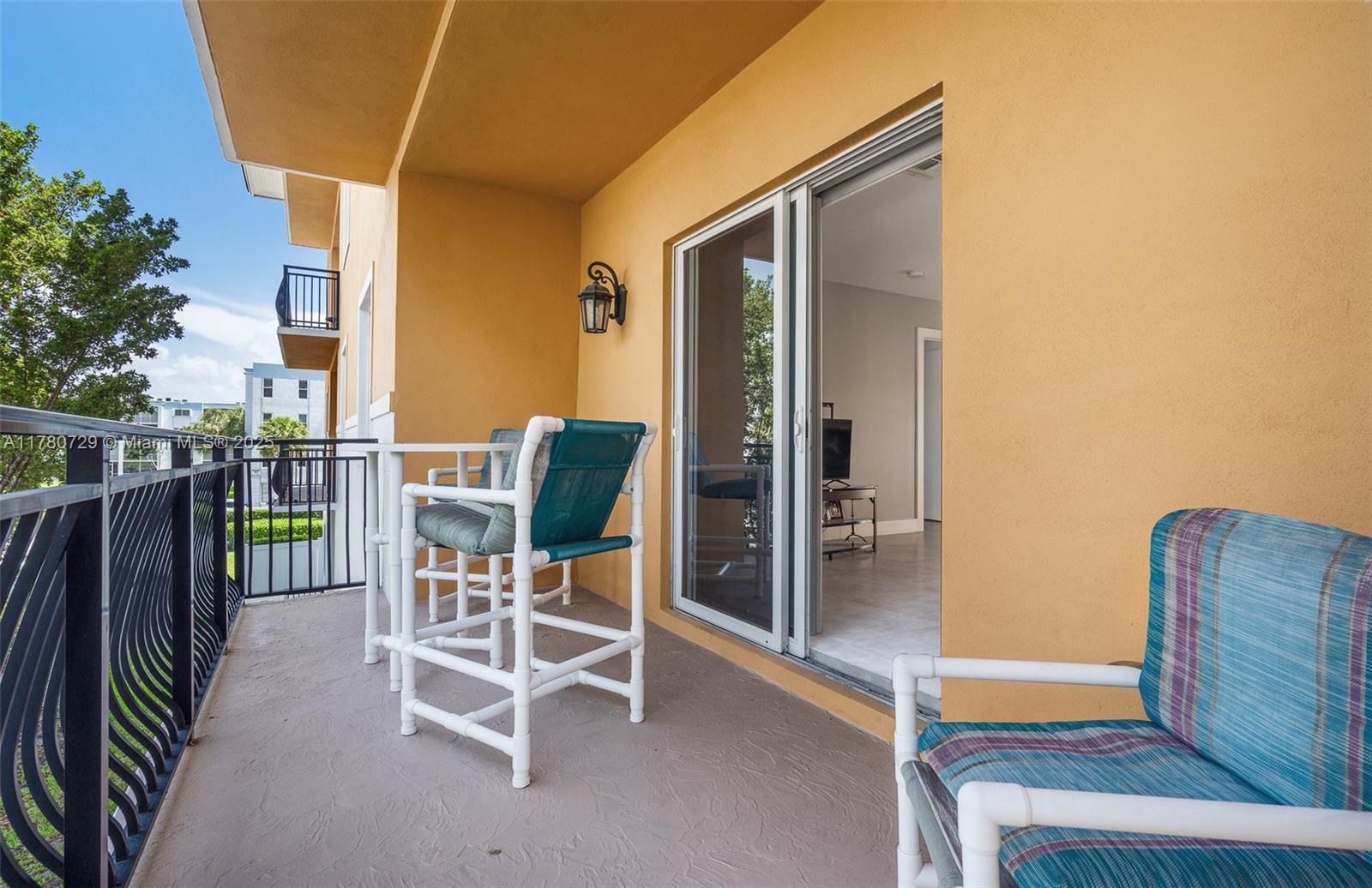 555 E Dania Beach Blvd #4, Dania Beach FL 33004