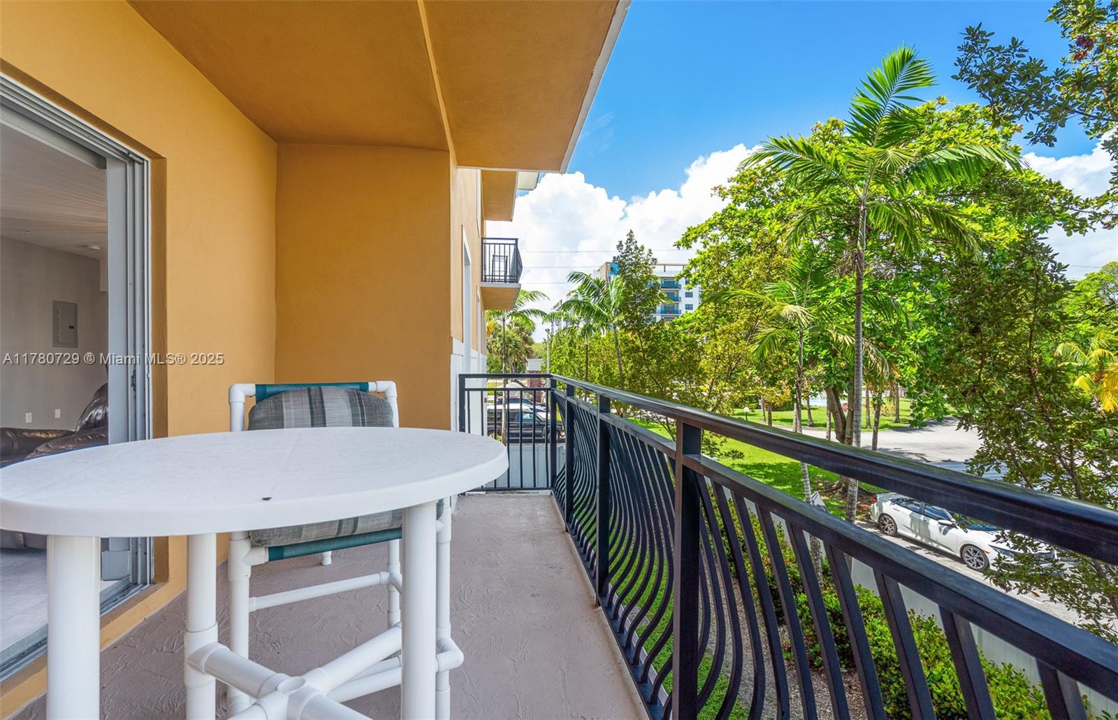 555 E Dania Beach Blvd #4, Dania Beach FL 33004