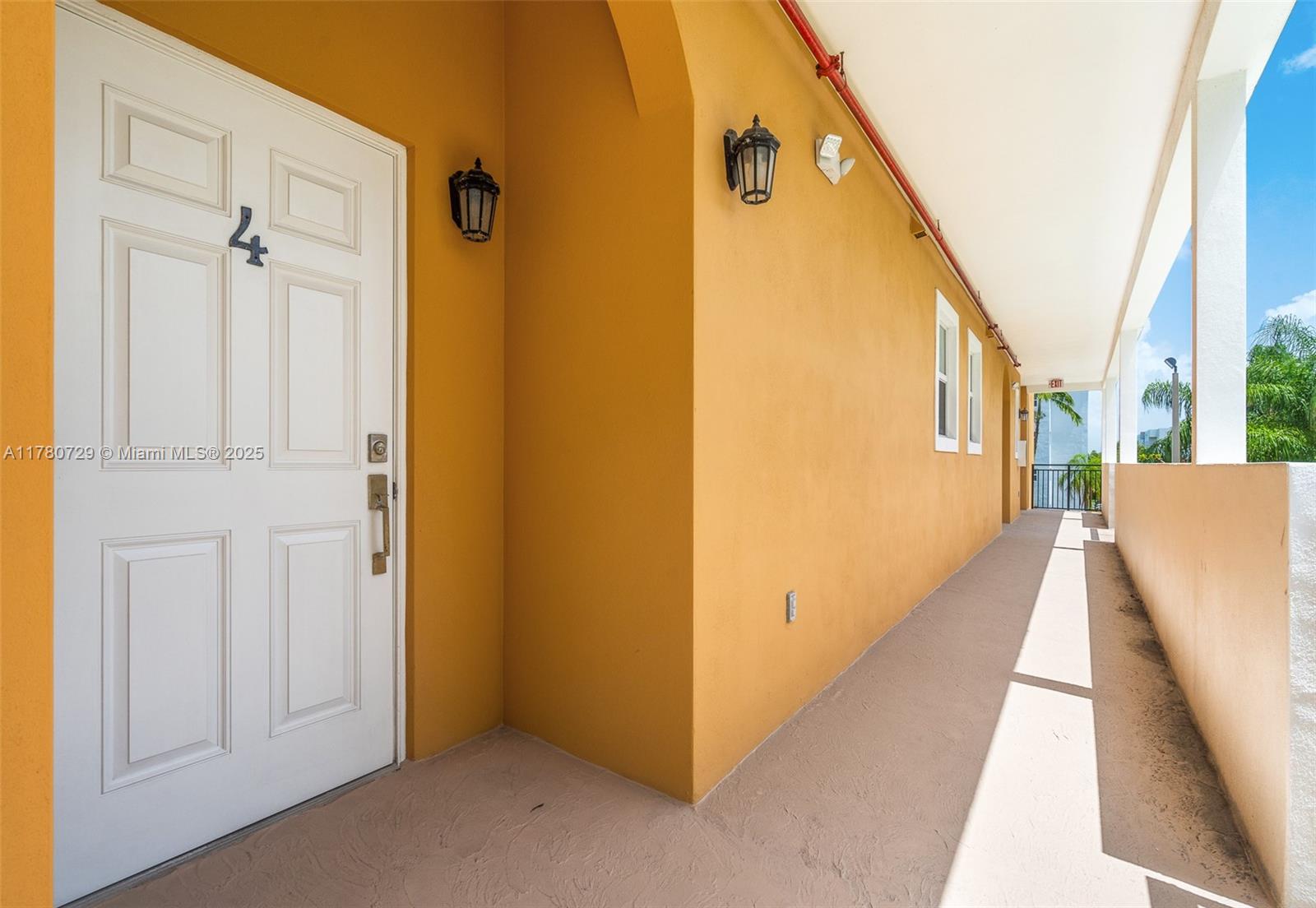 555 E Dania Beach Blvd #4, Dania Beach FL 33004
