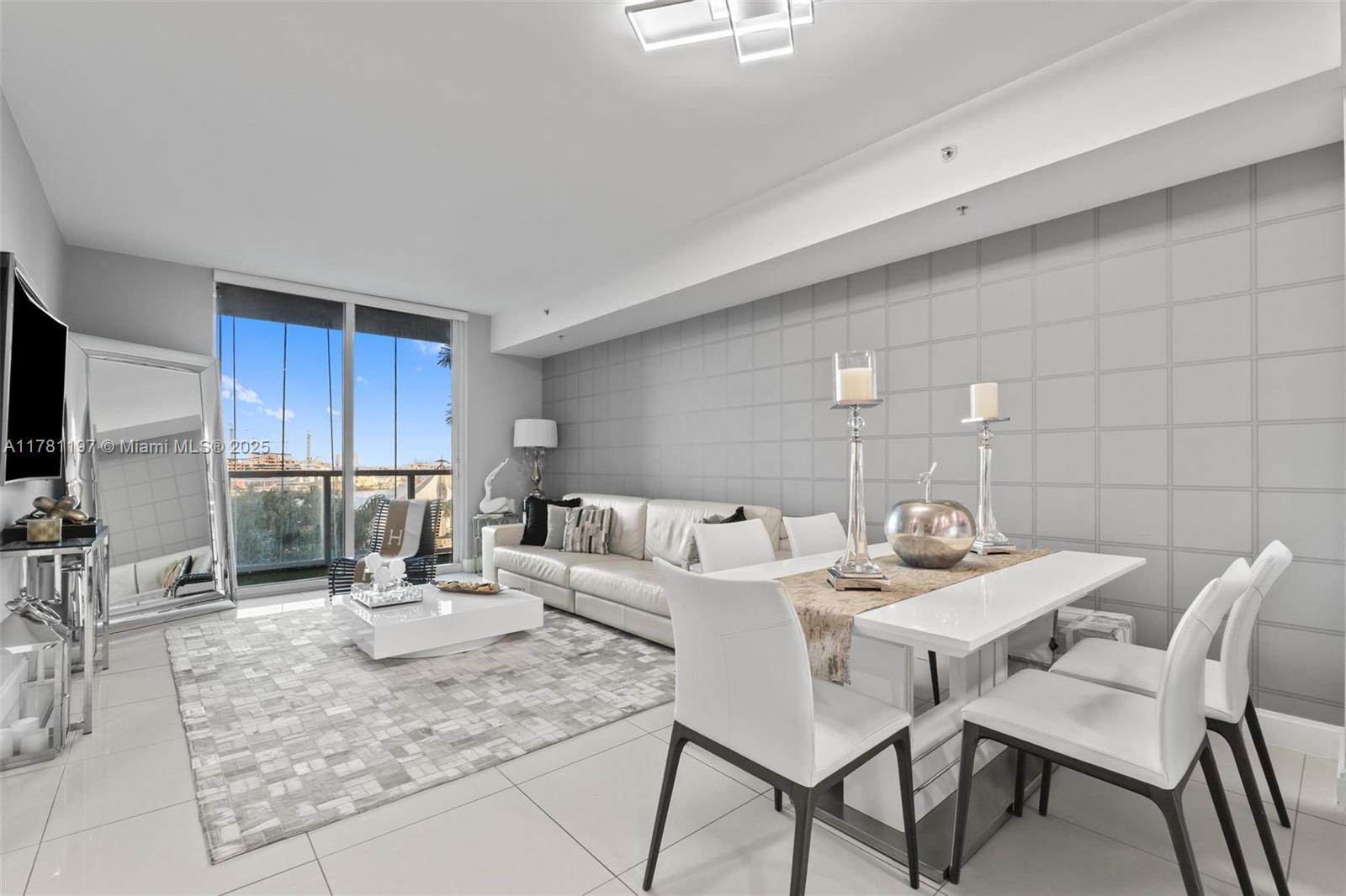 253 NE 2nd St #1003, Miami FL 33132