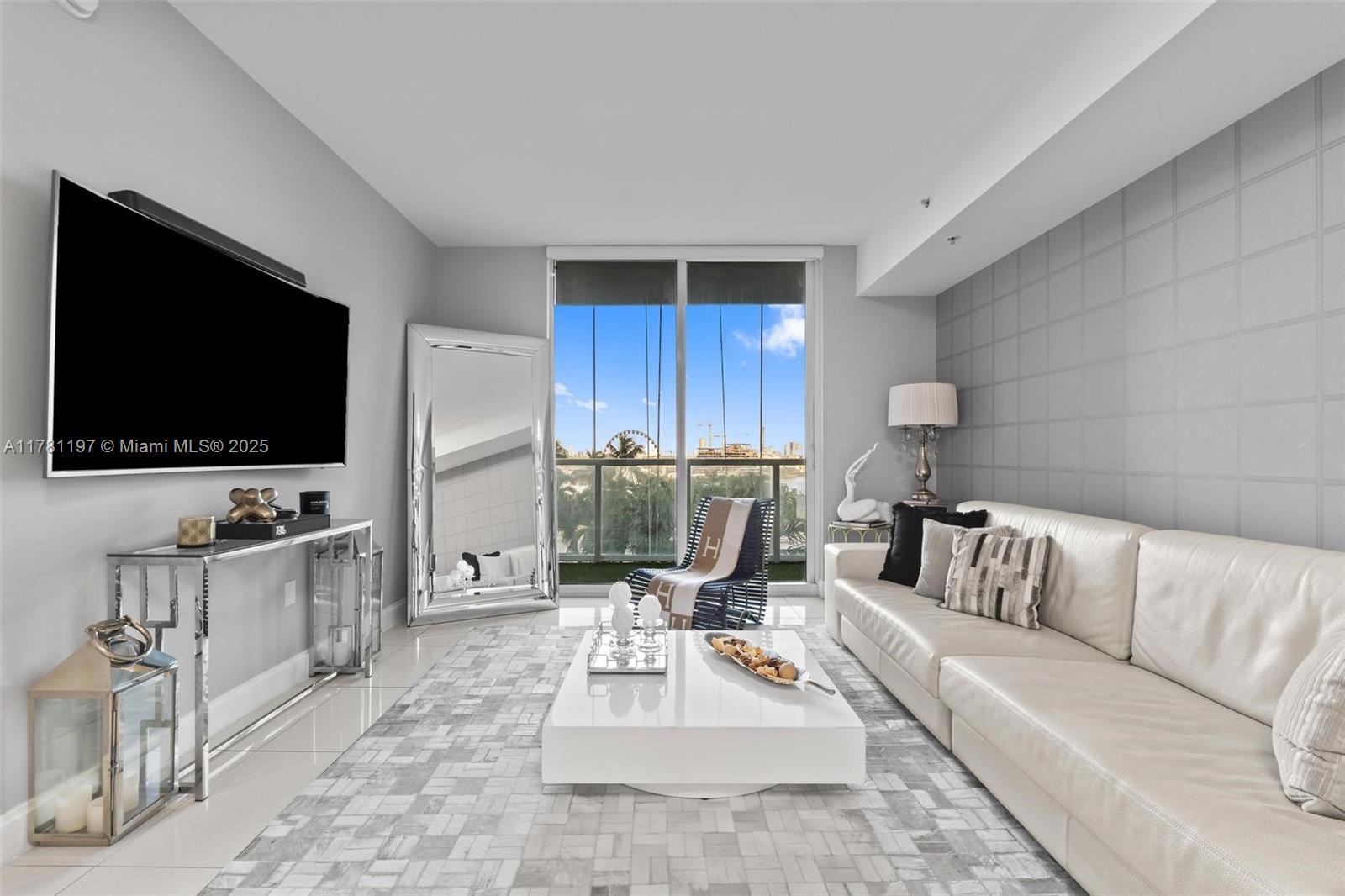 253 NE 2nd St #1003, Miami FL 33132