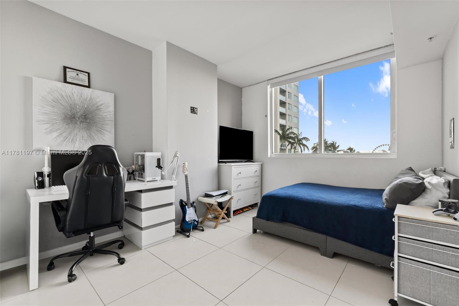 253 NE 2nd St #1003, Miami FL 33132