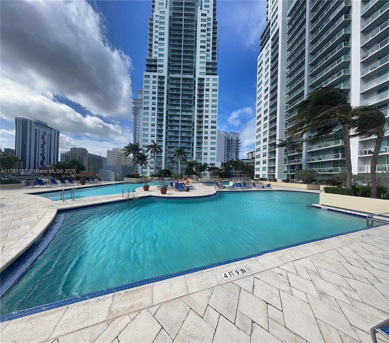 253 NE 2nd St #1003, Miami FL 33132
