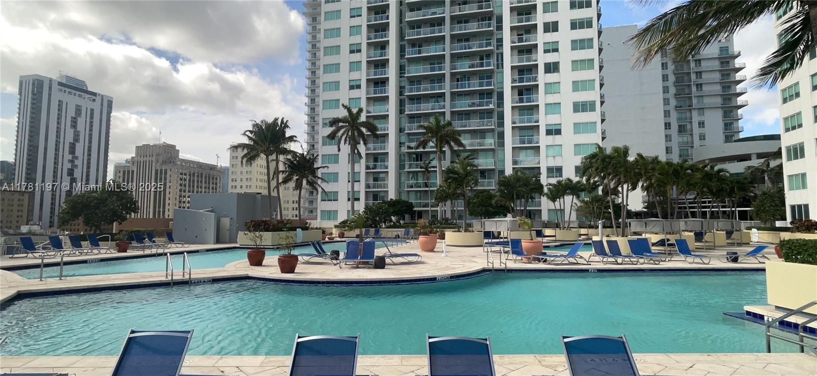 253 NE 2nd St #1003, Miami FL 33132