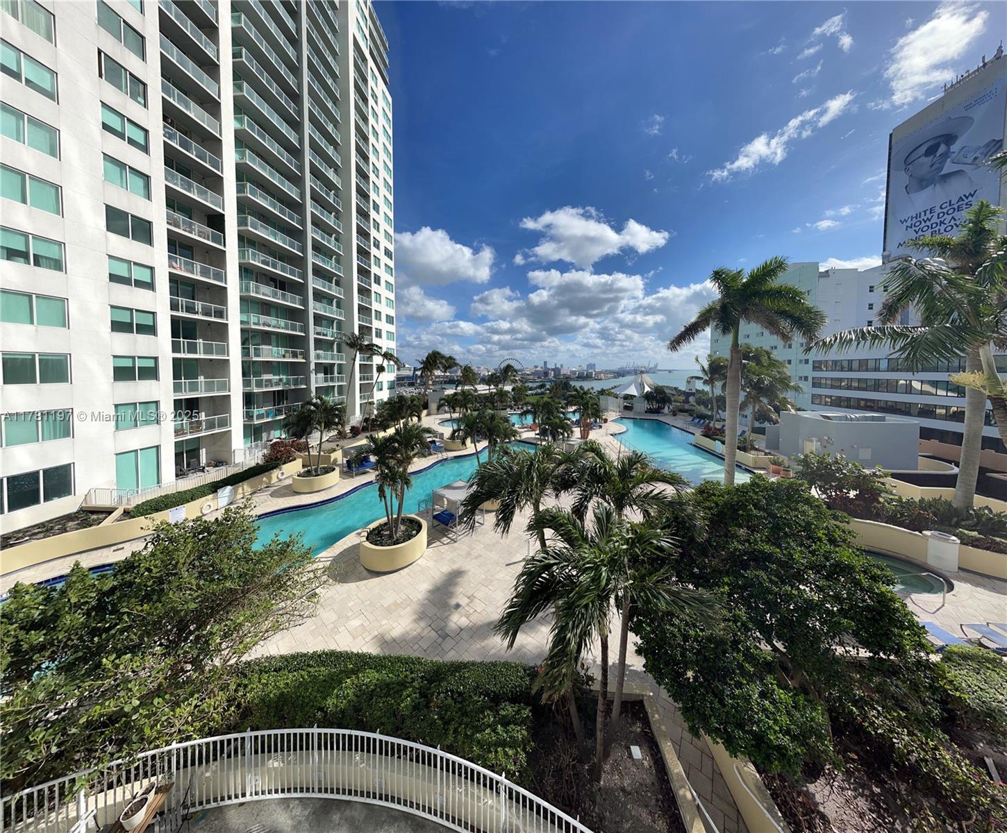 253 NE 2nd St #1003, Miami FL 33132