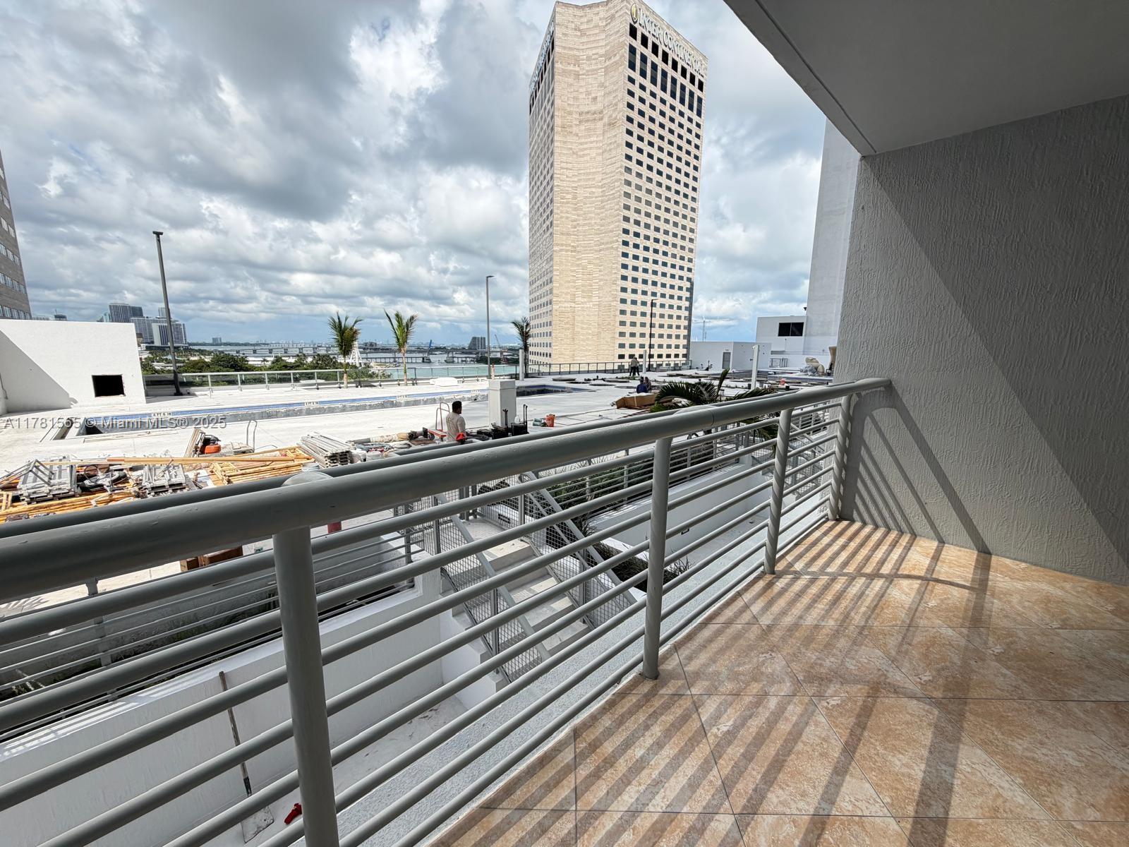 325 S Biscayne Blvd #1214, Miami FL 33131