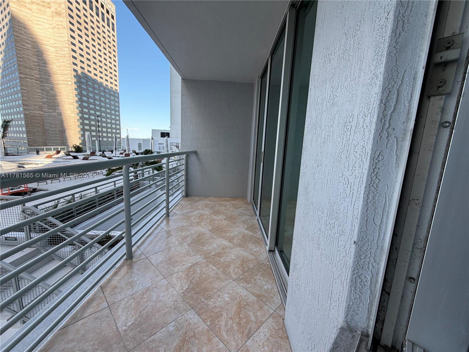 325 S Biscayne Blvd #1214, Miami FL 33131