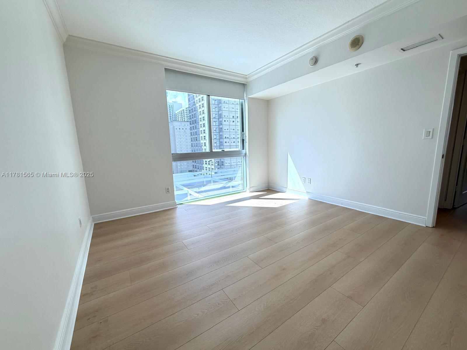 325 S Biscayne Blvd #1214, Miami FL 33131