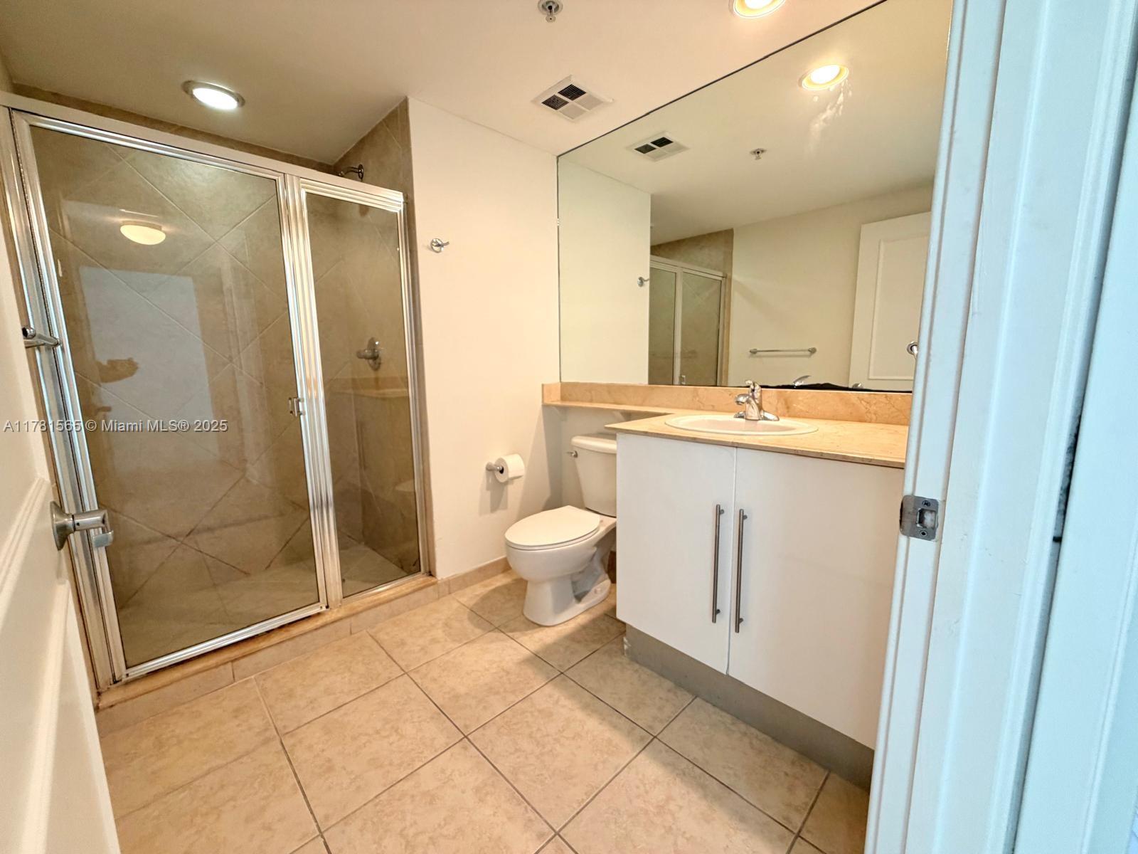325 S Biscayne Blvd #1214, Miami FL 33131